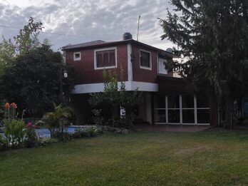Casa dos dormitorios/dos baños/CocinaComedor/dpto en construccion/ amplio espacio verde