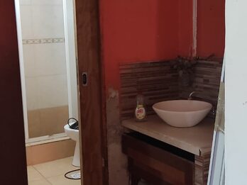 Casa dos dormitorios/dos baños/CocinaComedor/dpto en construccion/ amplio espacio verde