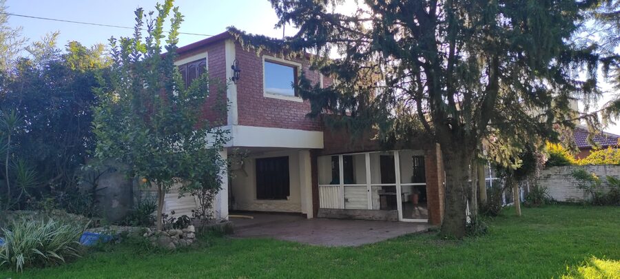 Casa dos dormitorios/dos baños/CocinaComedor/dpto en construccion/ amplio espacio verde