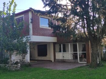 Casa dos dormitorios/dos baños/CocinaComedor/dpto en construccion/ amplio espacio verde