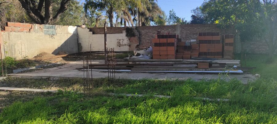 Casa dos dormitorios/dos baños/CocinaComedor/dpto en construccion/ amplio espacio verde