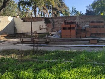 Casa dos dormitorios/dos baños/CocinaComedor/dpto en construccion/ amplio espacio verde