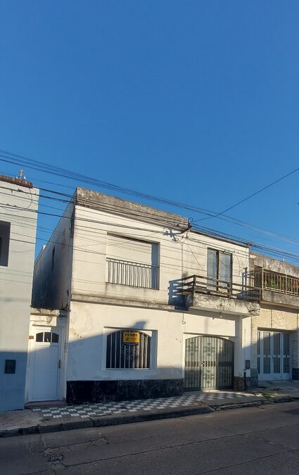 Casa más departamento, se recibe depto menor valor