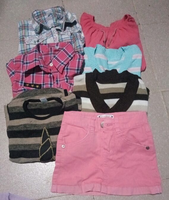 Vendo bolsa con 25 prendas de ropa usada