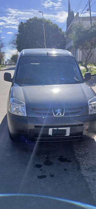 VENDO PEUGEOT PARTNER PATAGONICA 2015