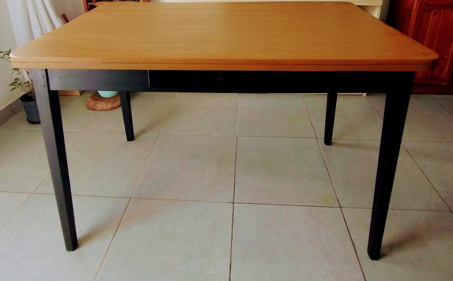 Mesa de campo antigua restaurada (Con cajón)