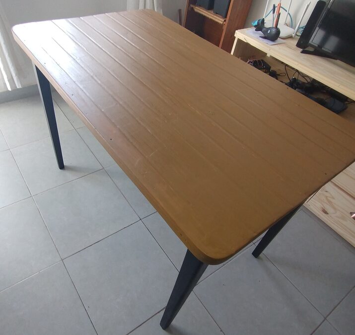 Mesa de campo antigua restaurada (Con cajón)