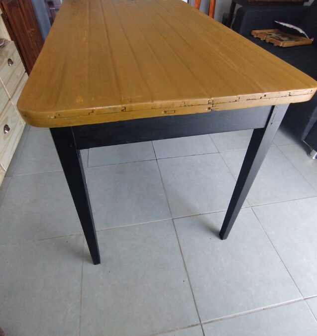 Mesa de campo antigua restaurada (Con cajón)