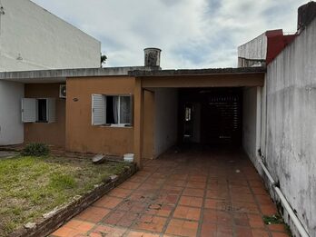 📍 AV. DON BOSCO - CASA A REFACCIONAR 3 DORM + DPTO Y TALLER AL FONDO 🏠🛠️