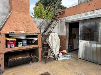 📍 AV. DON BOSCO - CASA A REFACCIONAR 3 DORM + DPTO Y TALLER AL FONDO 🏠🛠️