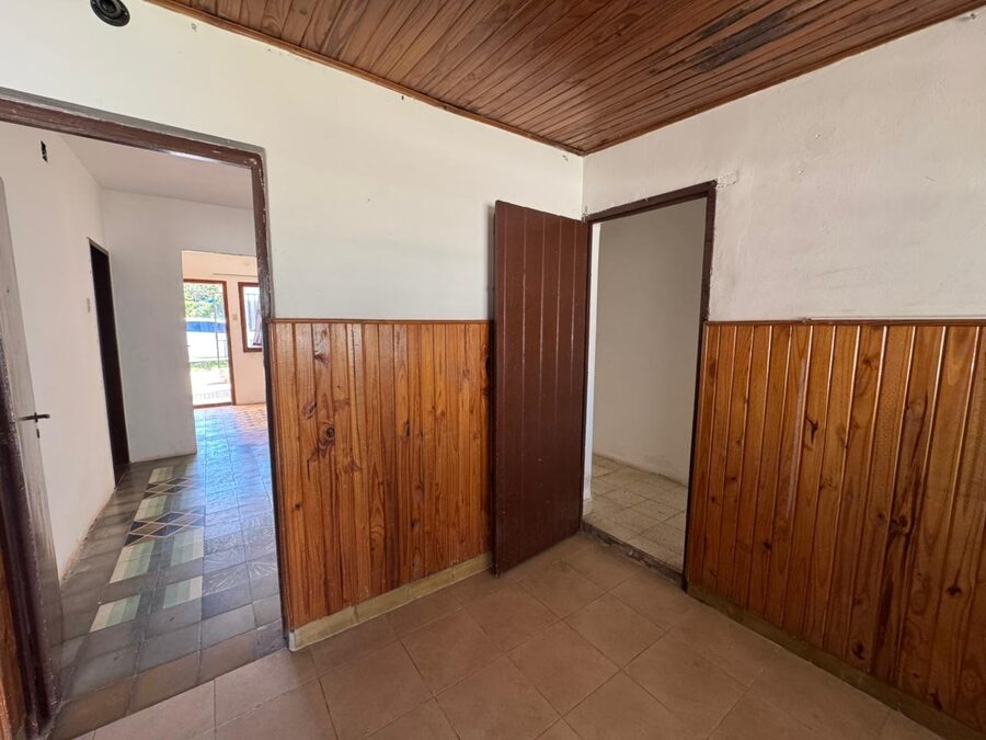 Poeta Carlos Alvarez al 100. CASA ZONA JONHSON ACEROS
