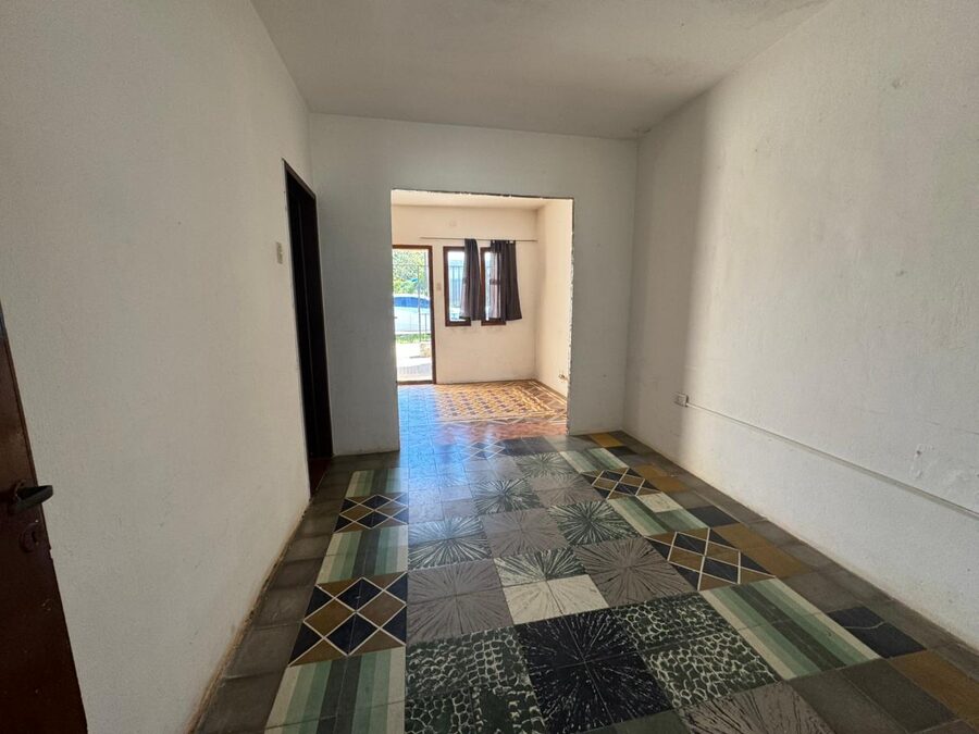 Poeta Carlos Alvarez al 100. CASA ZONA JONHSON ACEROS