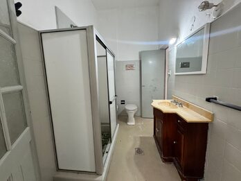 SE ALQUILA CASA SANTA FE Y MITRE TRES DORMITORIOS Y FONDO VERDE