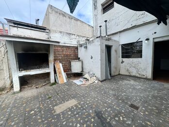 SE ALQUILA CASA SANTA FE Y MITRE TRES DORMITORIOS Y FONDO VERDE