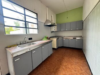 SE ALQUILA CASA SANTA FE Y MITRE TRES DORMITORIOS Y FONDO VERDE