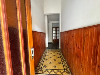SE ALQUILA CASA SANTA FE Y MITRE TRES DORMITORIOS Y FONDO VERDE