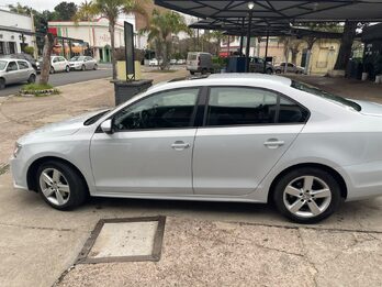 Vento Comfortline 1.4 automático - Muy buen estado