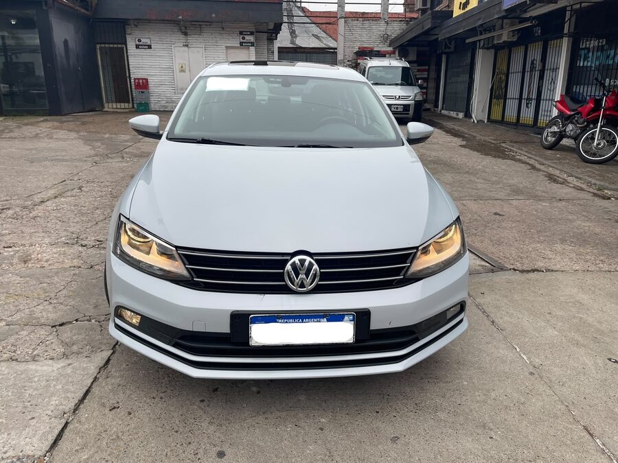 Vento Comfortline 1.4 automático - Muy buen estado