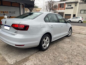 Vento Comfortline 1.4 automático - Muy buen estado