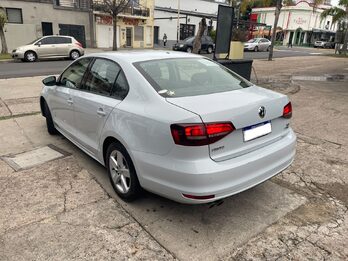 Vento Comfortline 1.4 automático - Muy buen estado
