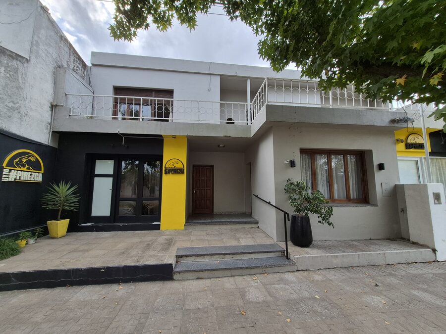 Vendo importante inmueble en HASENKAMP