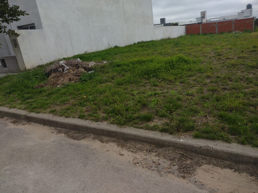 Vendo lote en barrio Altos del Paracao 2