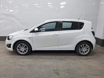 CHEVROLET SONIC LT 5P - 2014 - 115.000 KMS
