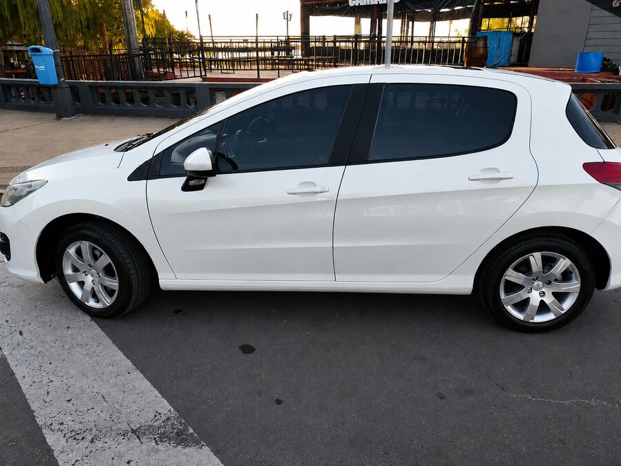 PEUGEOT 308 1.6 ALLURE NAV - AÑO 2.017