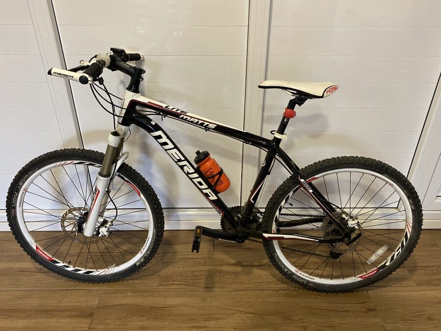 Bicicleta MEDIDA MATTS 1200 TSF - Rodado 26 -Talla 18. Equipamiento de 1°.