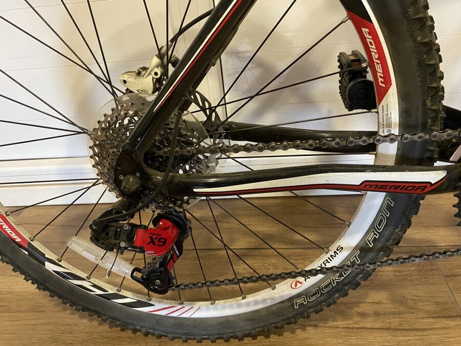 Bicicleta MEDIDA MATTS 1200 TSF - Rodado 26 -Talla 18. Equipamiento de 1°.