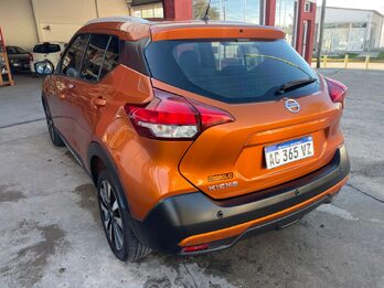 Kicks Advance aut 2018 123.000km. Vendo o permuto mayor-menor