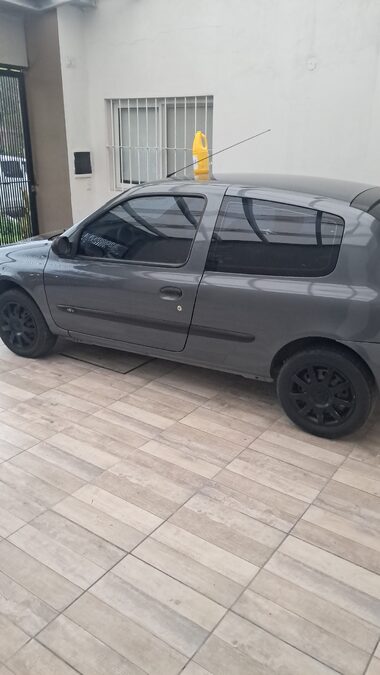Vendo clio 3 ptas