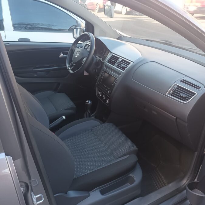VOLKSWAGEN FOX 2018