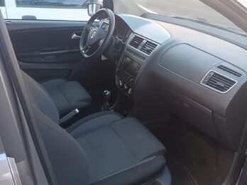 VOLKSWAGEN FOX 2018