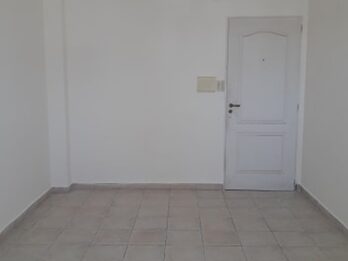 Alquilo Dpto. 1 dorm. con una cochera cubierta en Colón al 173
