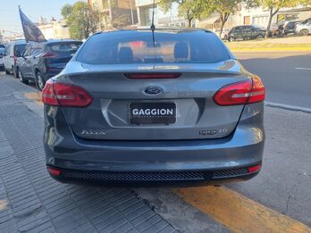 Única mano Ford Focus SE 2.0 MT 4p / 2015