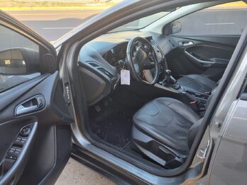 Única mano Ford Focus SE 2.0 MT 4p / 2015