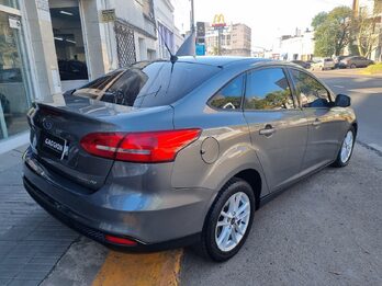 Única mano Ford Focus SE 2.0 MT 4p / 2015