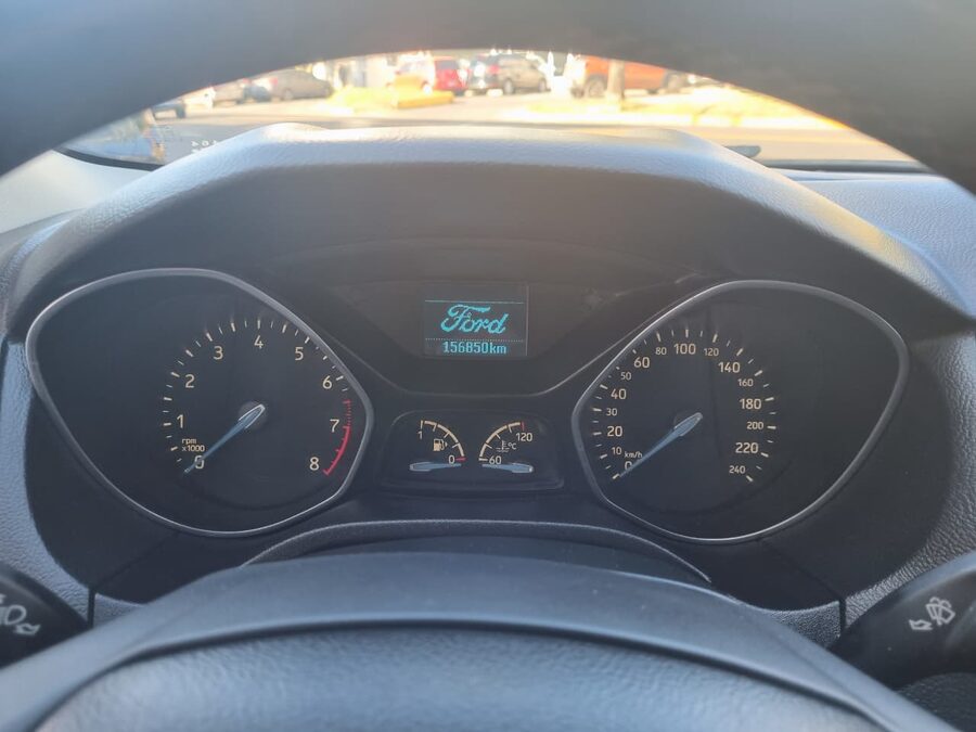 Única mano Ford Focus SE 2.0 MT 4p / 2015