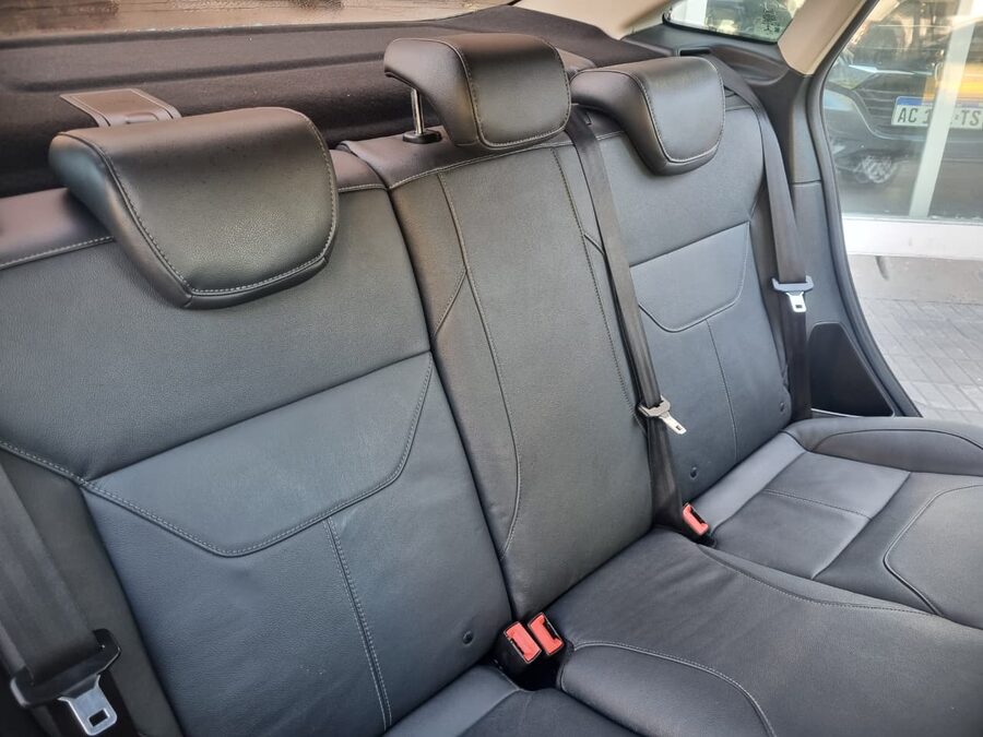 Única mano Ford Focus SE 2.0 MT 4p / 2015