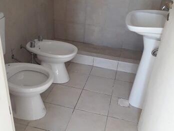Alquilo Dpto. 1 dorm. con una cochera cubierta en Colón al 173