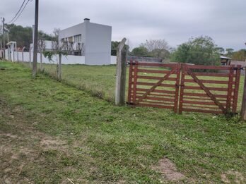 GRAN TERRENO EN ZONA RUTA 18 (900M2)