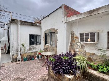 CASA + DEPARTAMENTO INDEPENDIENTE EN VENTA