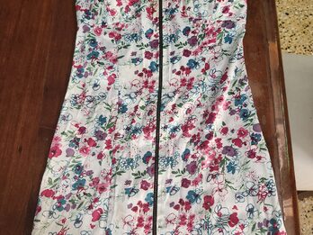 VESTIDO CORTO ELASTIZADO TALLE 1 o 2
