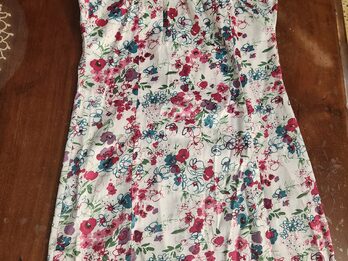 VESTIDO CORTO ELASTIZADO TALLE 1 o 2