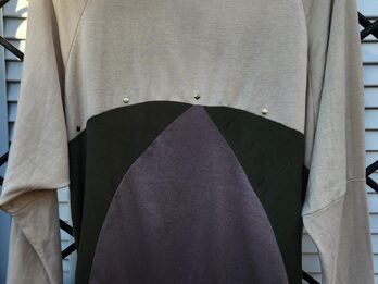 REMERA  TRICOLOR CON TACHAS TALLE 4-5