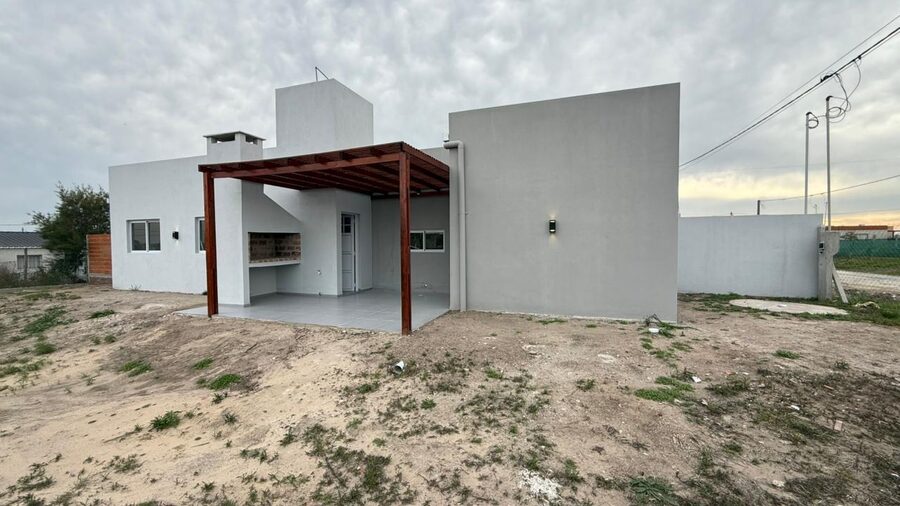 CASA DE 2 DORMITORIOS A ESTRENAR, APTA CREDITO HIPOTECARIO, COLONIA ENSAYO