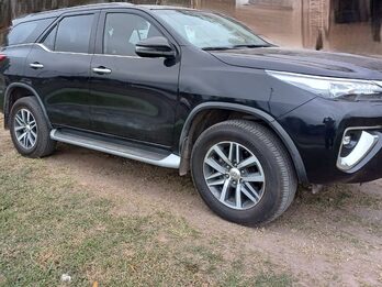 TOYOTA SW4 2.8 SRX 4x4 A/T 7 ASIENTOS
