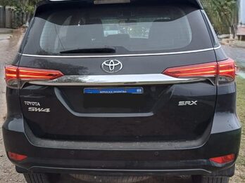 TOYOTA SW4 2.8 SRX 4x4 A/T 7 ASIENTOS