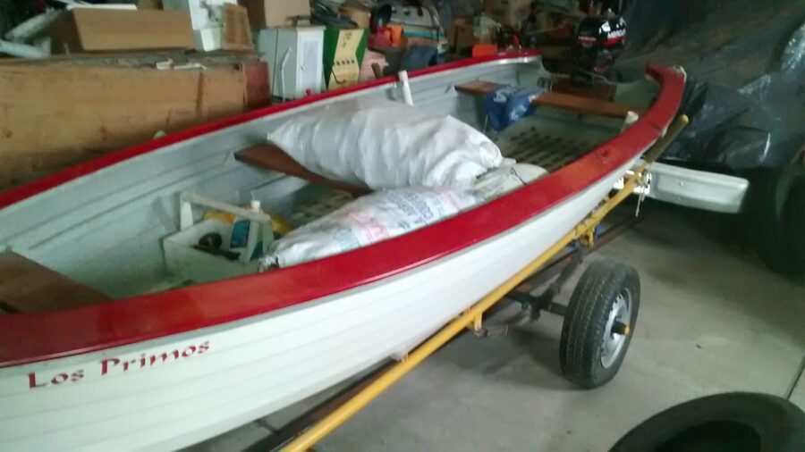 Vendo lancha 4.5 mts con motor Mercury 4 hp. Con 10 hs. de uso